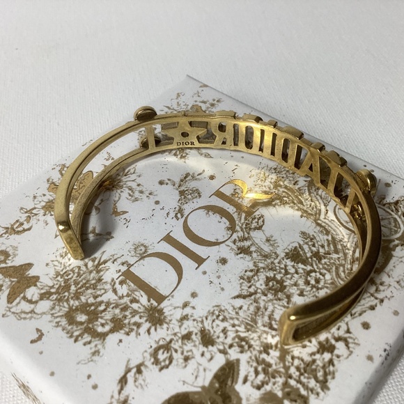 Dior Gold Bracelet with Pearl Accents - Picture 5 of 6